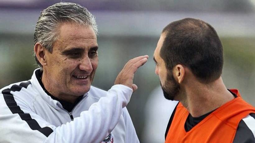 Agora como treinador, Danilo reencontra Tite na estreia do Mineiro
