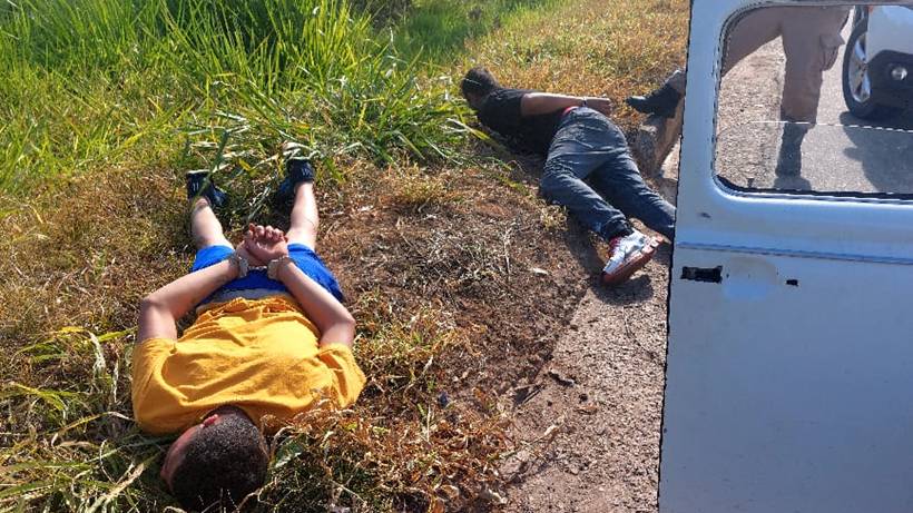 Homens são presos com maconha em fusca, entre Senador José Bento e Congonhal