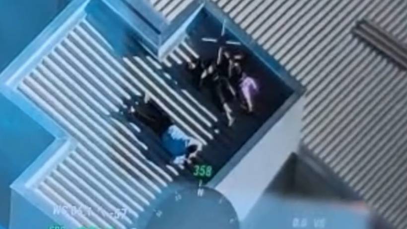 Após roubar carro e furtar loja, grupo é preso ao se esconder em prédio em construção